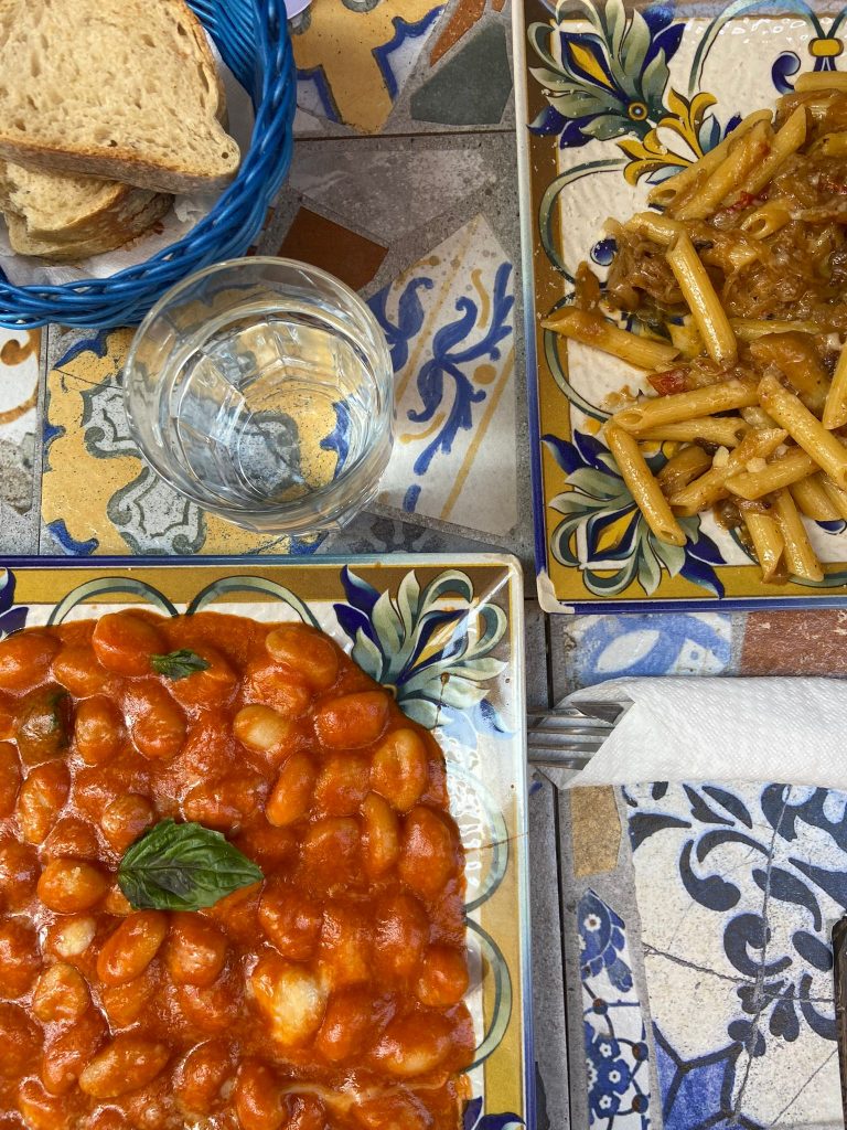 pasta alla genovese, street food,must eats,naples food